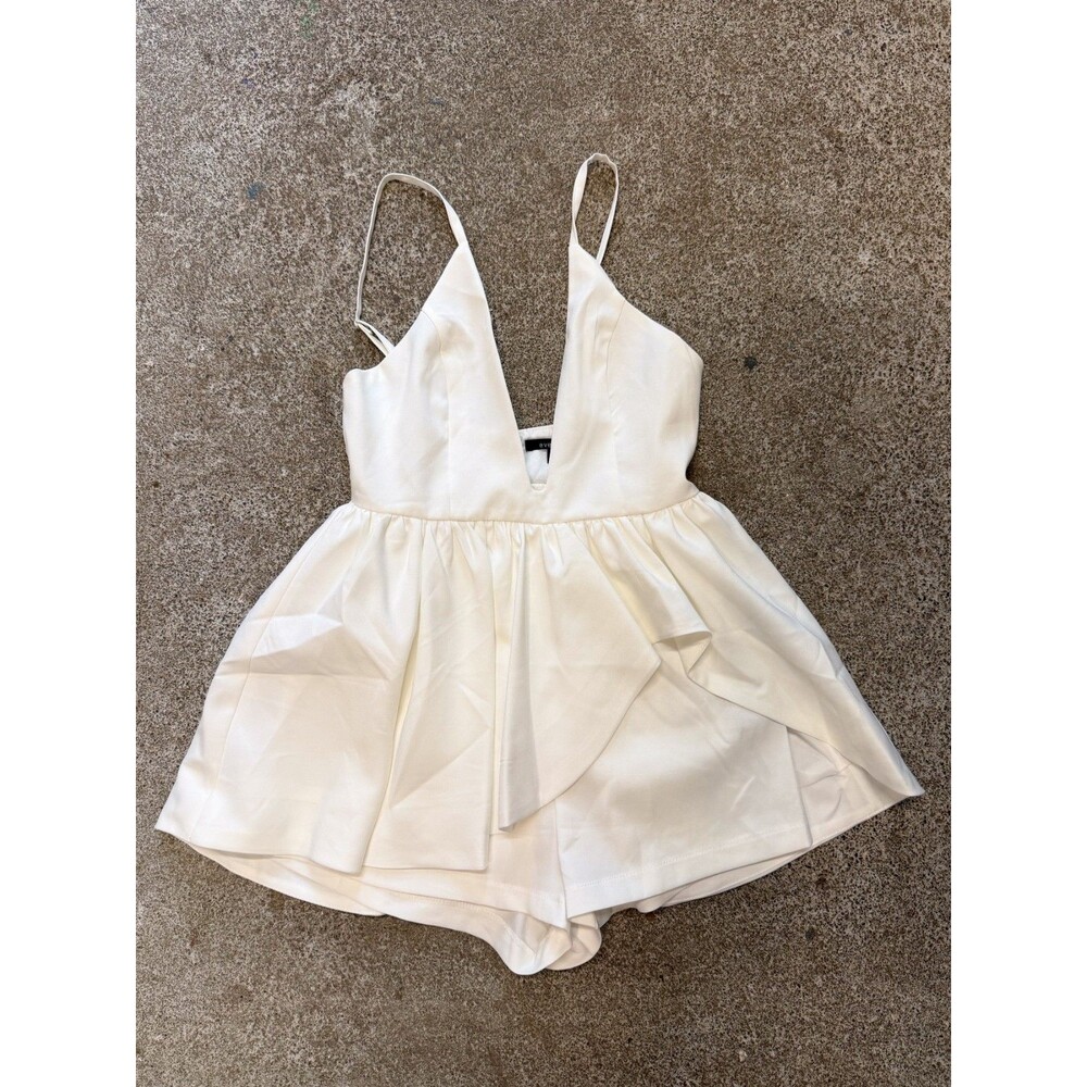 White Evenuel Small Romper Plunge Neck Shorts Festival Chic